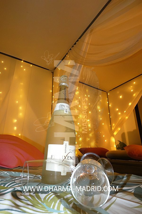 erotic-massages-for-couple-madrid-400x600