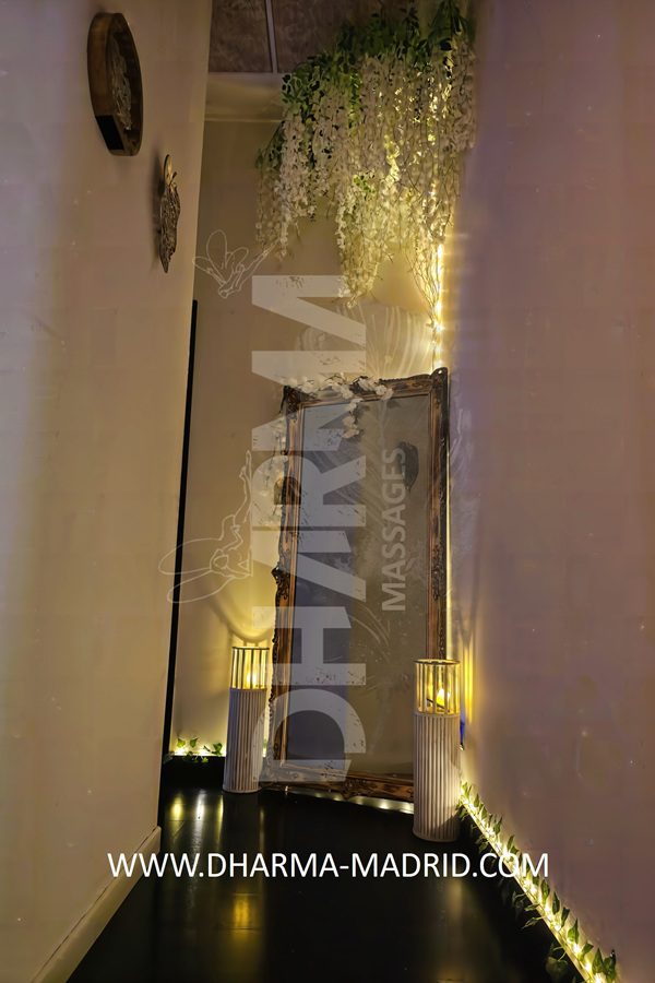 massage-parlor-in-madrid-400x600